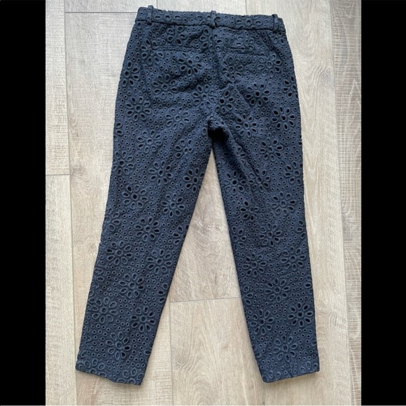 J. Crew Cafe Capri Pinwheel Eyelet Trouser in Navy Size 0 - Picture 5 of 7